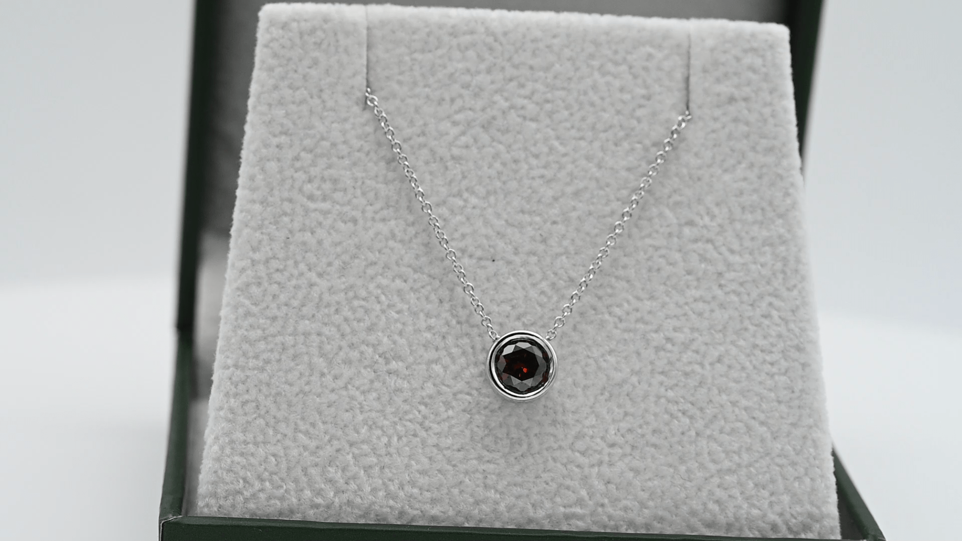 תליון זהב ויהלומים מספר 11017