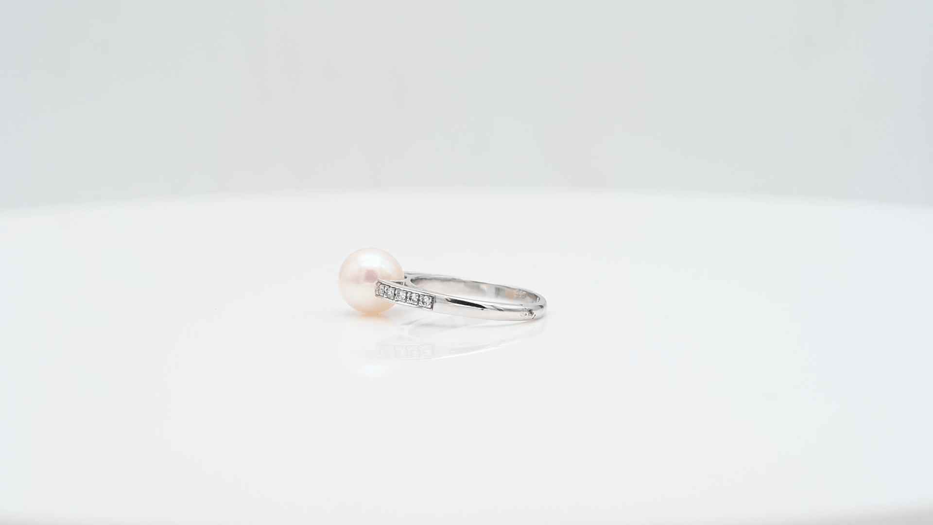 טבעת וינטאג משובצת פנינה ויהלומים, זהב 14K - מק"ט 12196