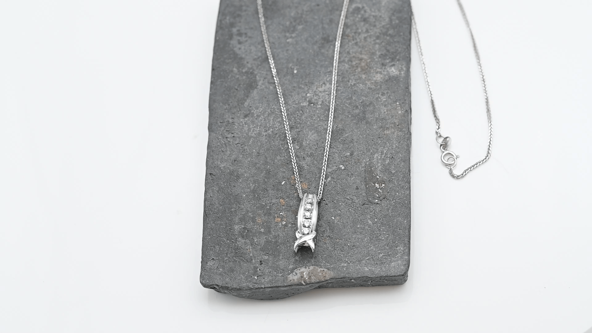 תליון וינטאג משובץ יהלומים, זהב 14K, תליון כולל שרשרת - מק"ט 12410