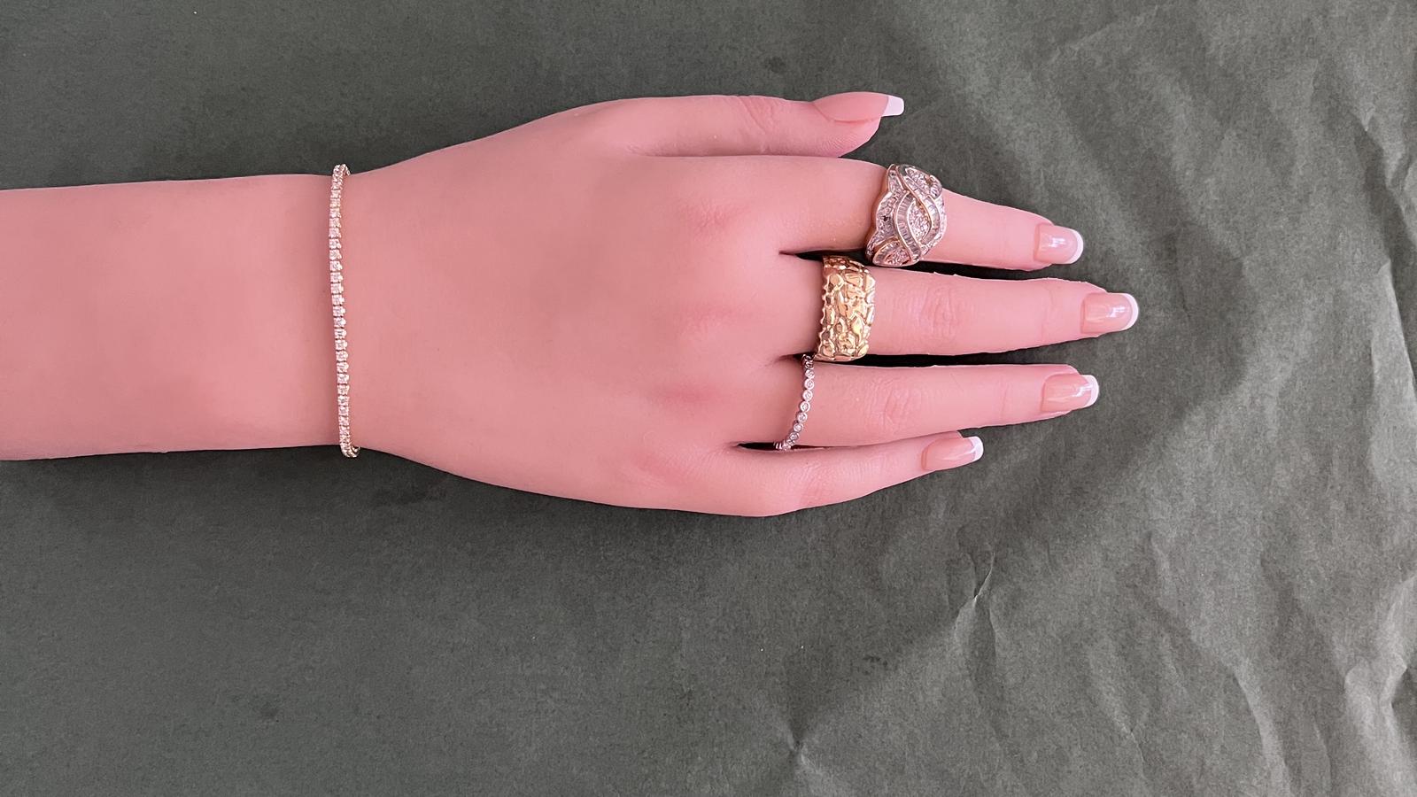 טבעת וינטאג רחבה משובצת יהלומים בחיתוך באגט ועגול, זהב 14K - מק"ט 60128