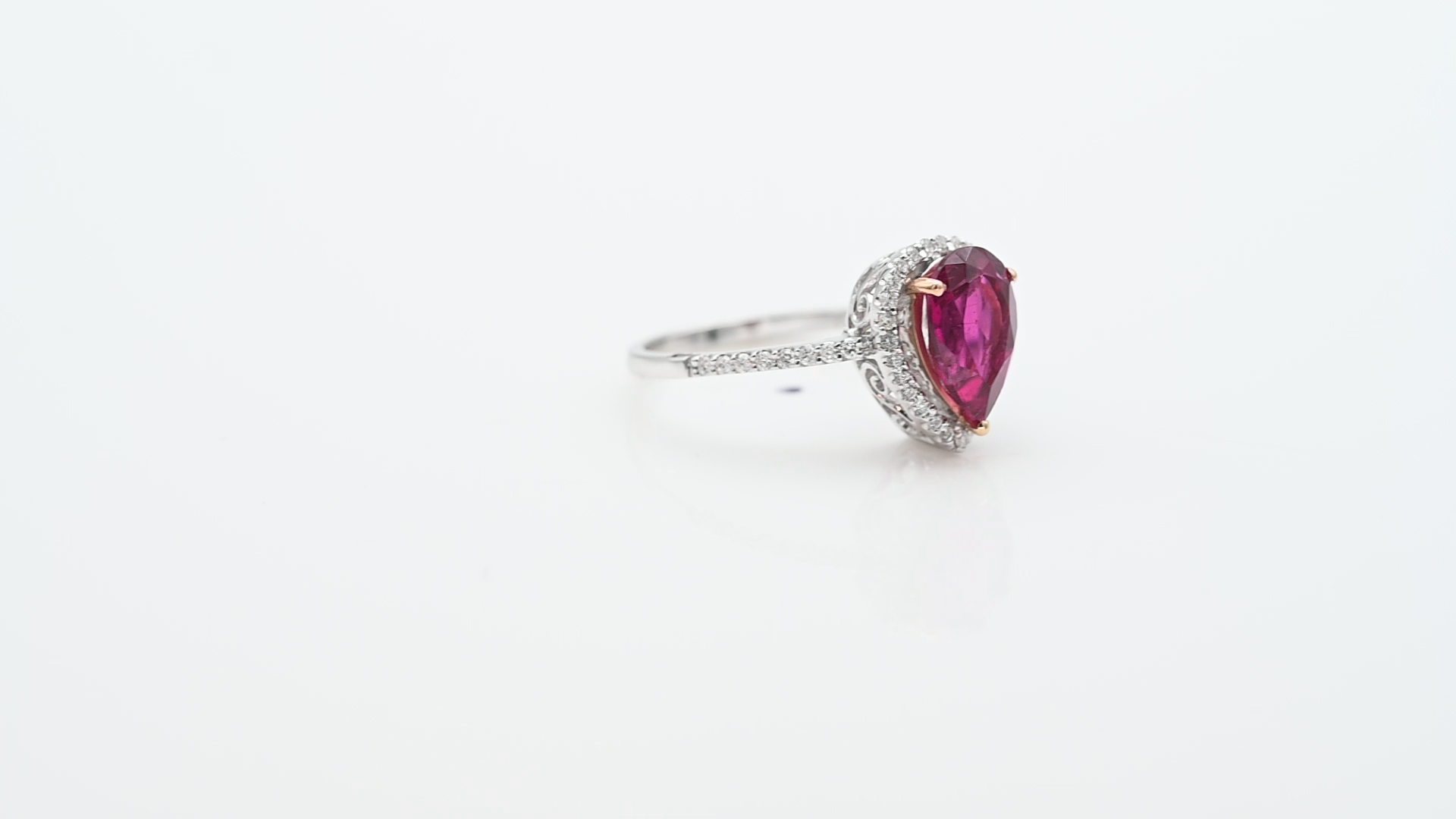 טבעת וינטאג משובצת טורמלין ורוד ויהלומים - מק"ט 13507, זהב 18K