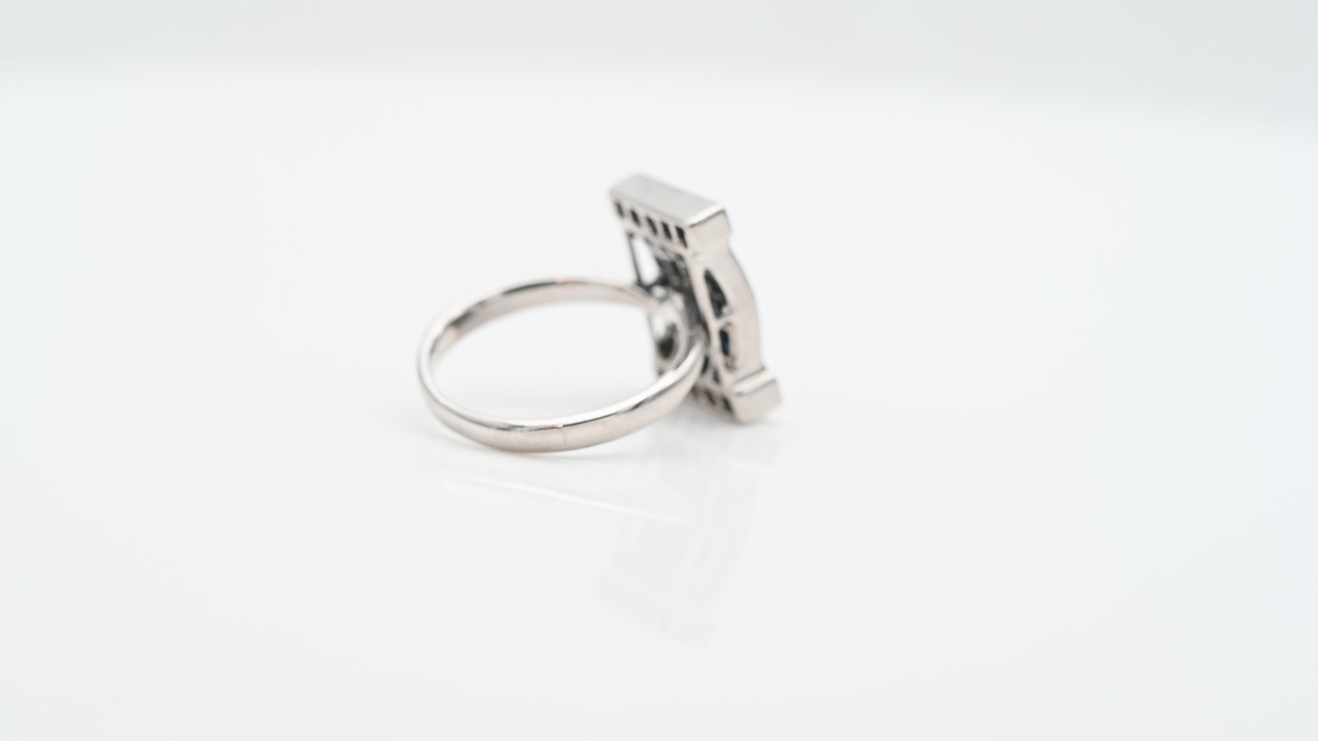 טבעת וינטאג משובצת אבני ספיר ויהלומים בחיתוך פרינסס - מק"ט 13651, זהב 14K