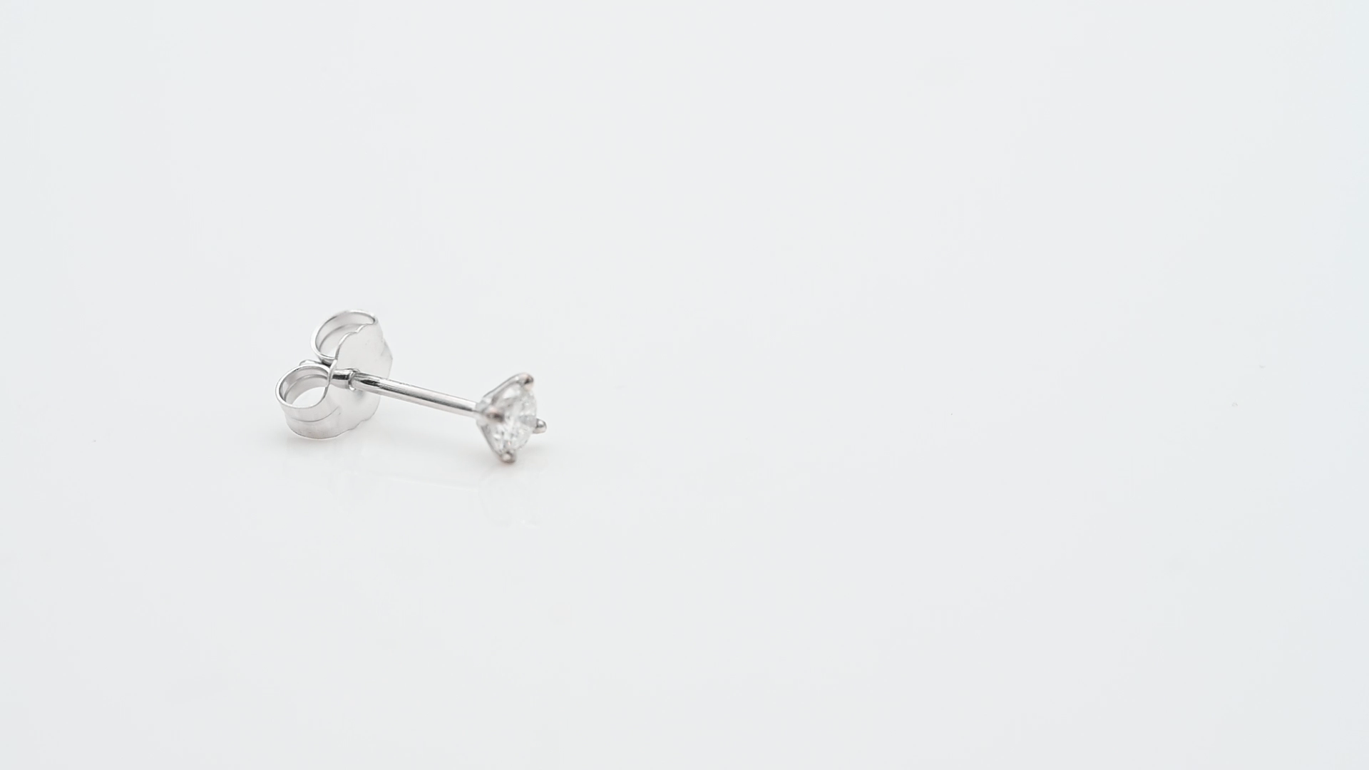 עגיל סוליטר בודד משובץ יהלום - מק"ט 13949, זהב 14K