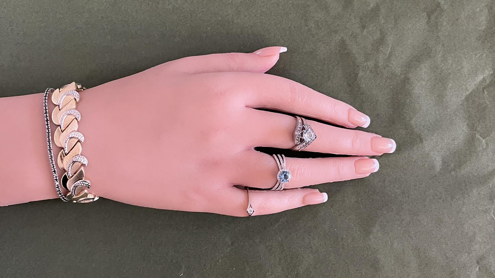 טבעת וינטג' משובצת בלו טופז במשקל 0.97 קארט ויהלומים - מק"ט 60734, זהב 14K