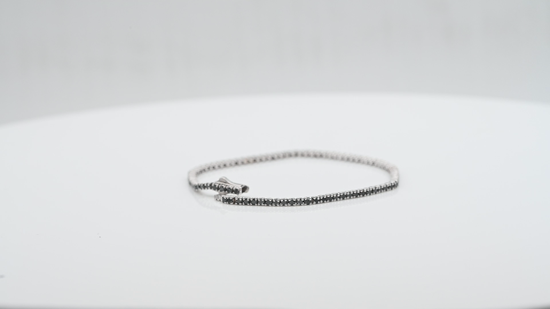 צמיד טניס משובץ יהלומים שחורים - מק"ט 14116, זהב 14K