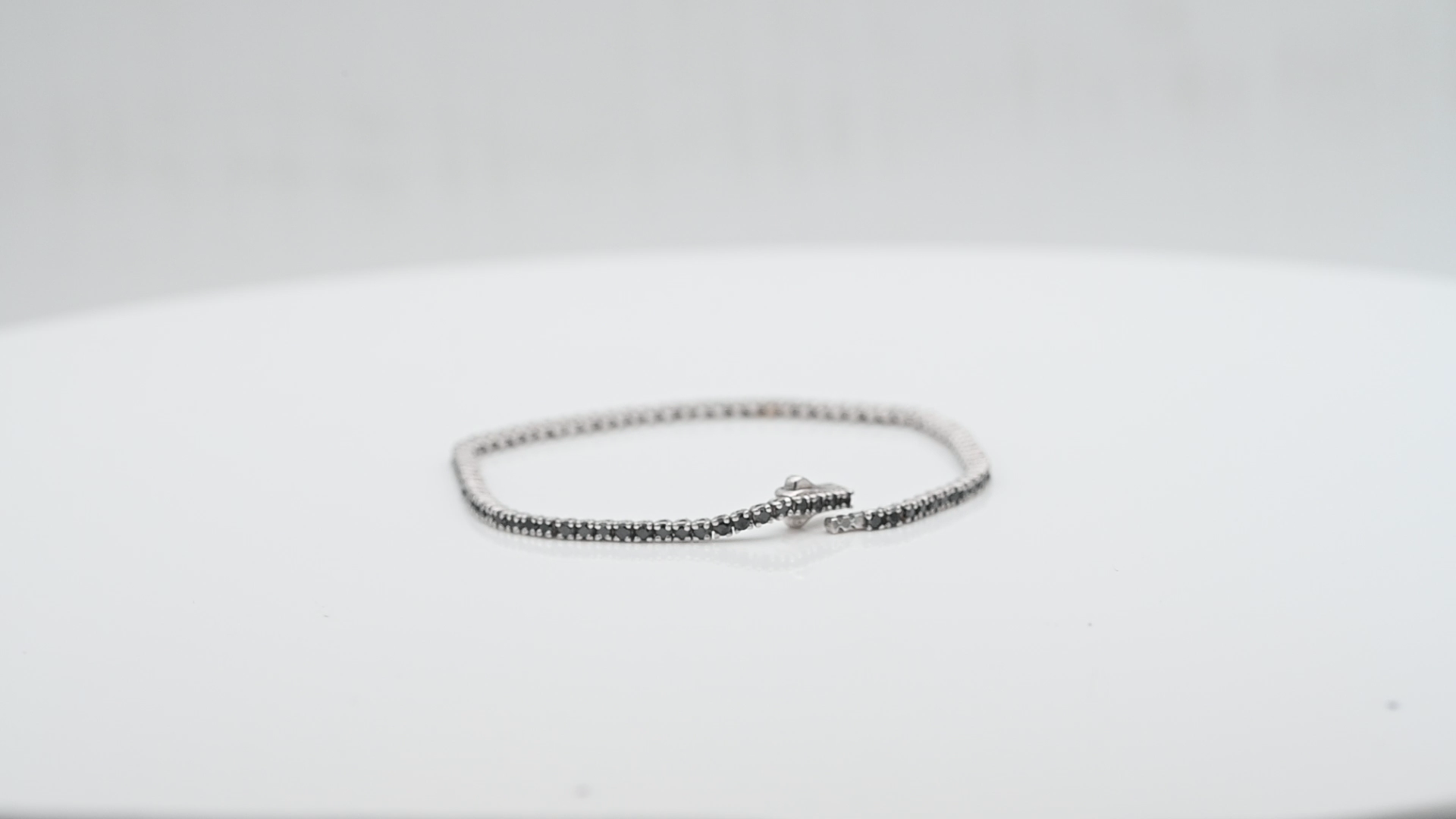 צמיד טניס משובץ יהלומים שחורים - מק"ט 14116, זהב 14K