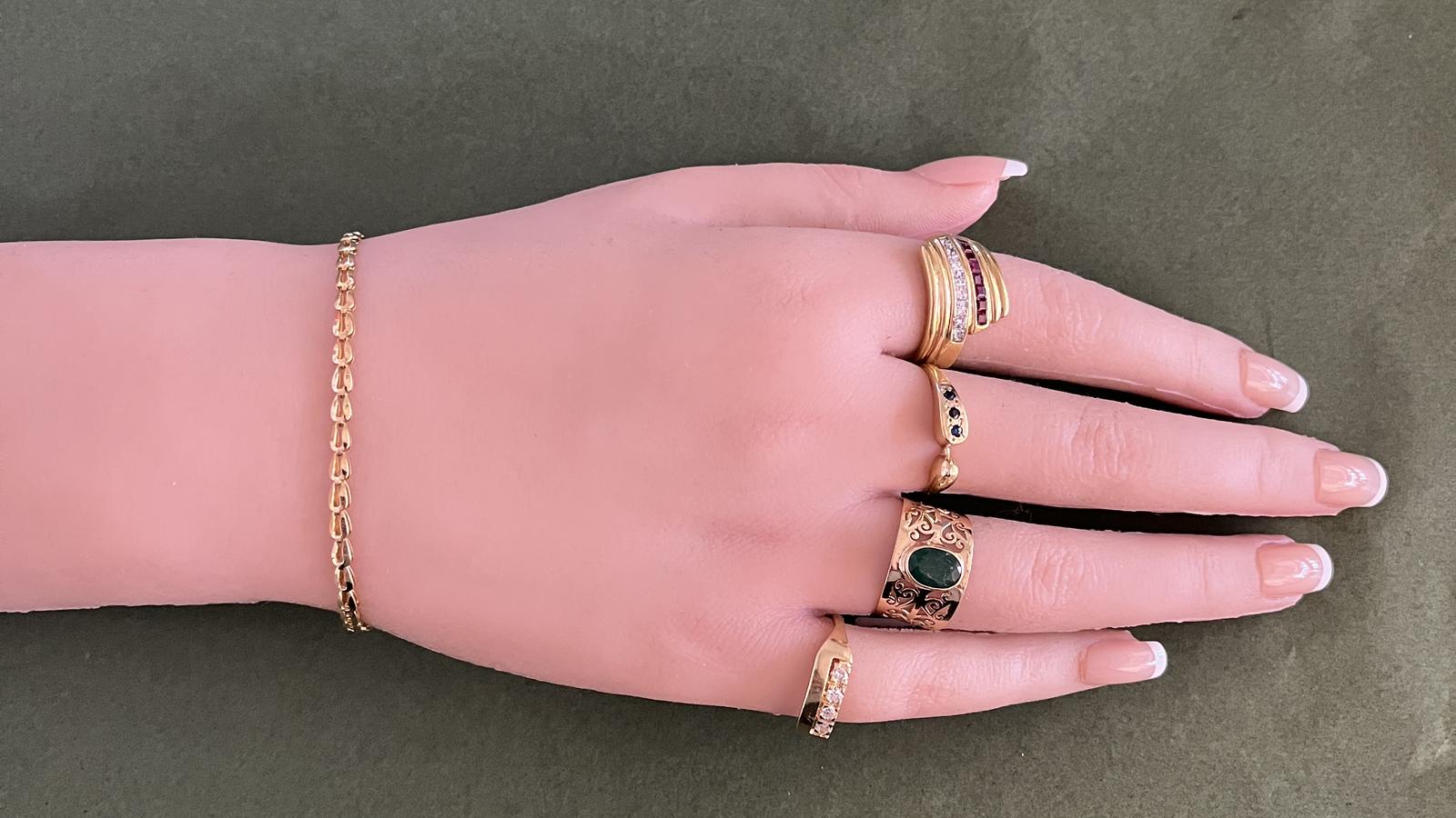 טבעת וינטאג משובצת אבני רובי ויהלומים בחיתוך פרינסס - מק"ט 51178, זהב 18K