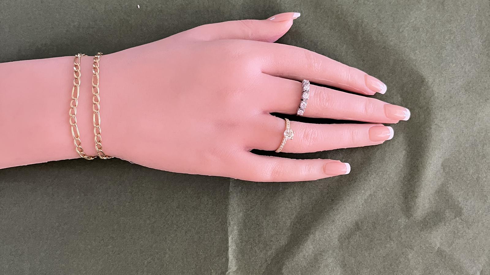 טבעת משובצת יהלומים בחיתוך עגול - מק"ט 14709, זהב 14K