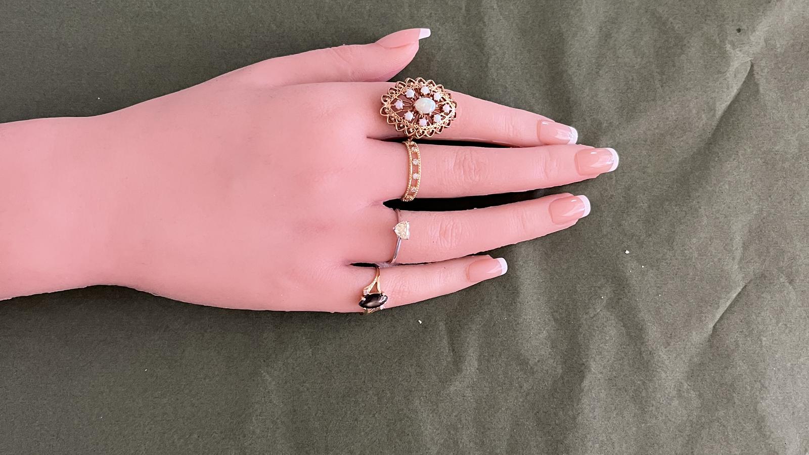 טבעת וינטג' בצורת מרקיזה משובצת אבני אופל - מק"ט 14393, זהב 14K