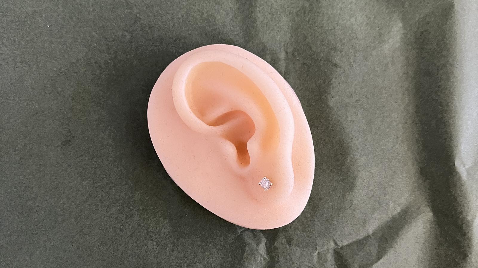 עגיל סוליטר בודד משובץ יהלום - מק"ט 14567, זהב 14K