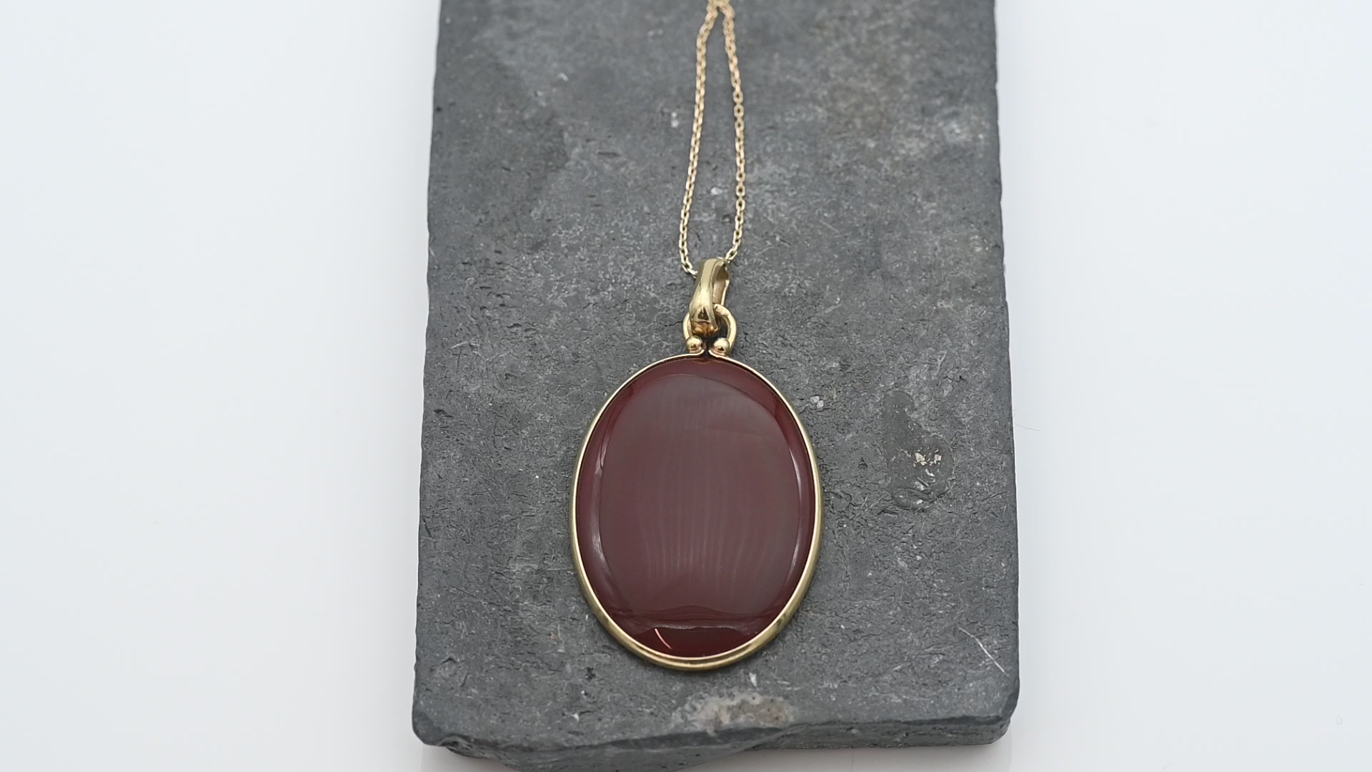 תליון עגול משובץ קרנליון, ללא שרשרת - מק"ט 14784, זהב 14K