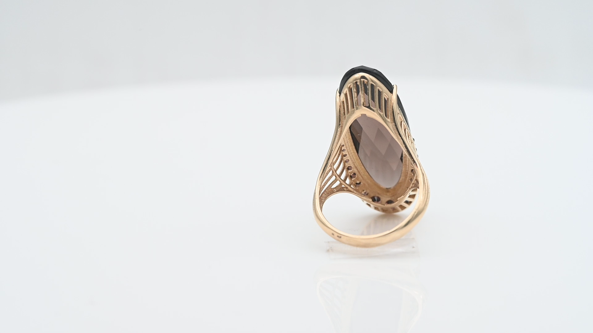 טבעת וינטג' משובצת סמוקי טופז ואבני גרנט - מק"ט 14921, זהב 14K