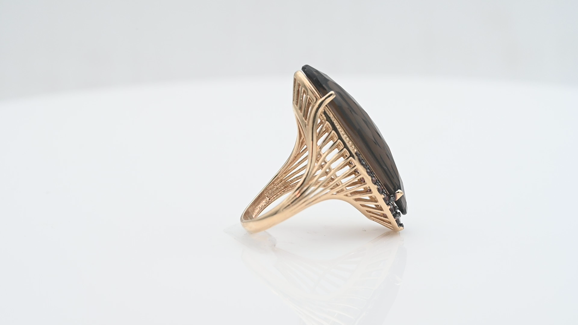 טבעת וינטג' משובצת סמוקי טופז ואבני גרנט - מק"ט 14921, זהב 14K