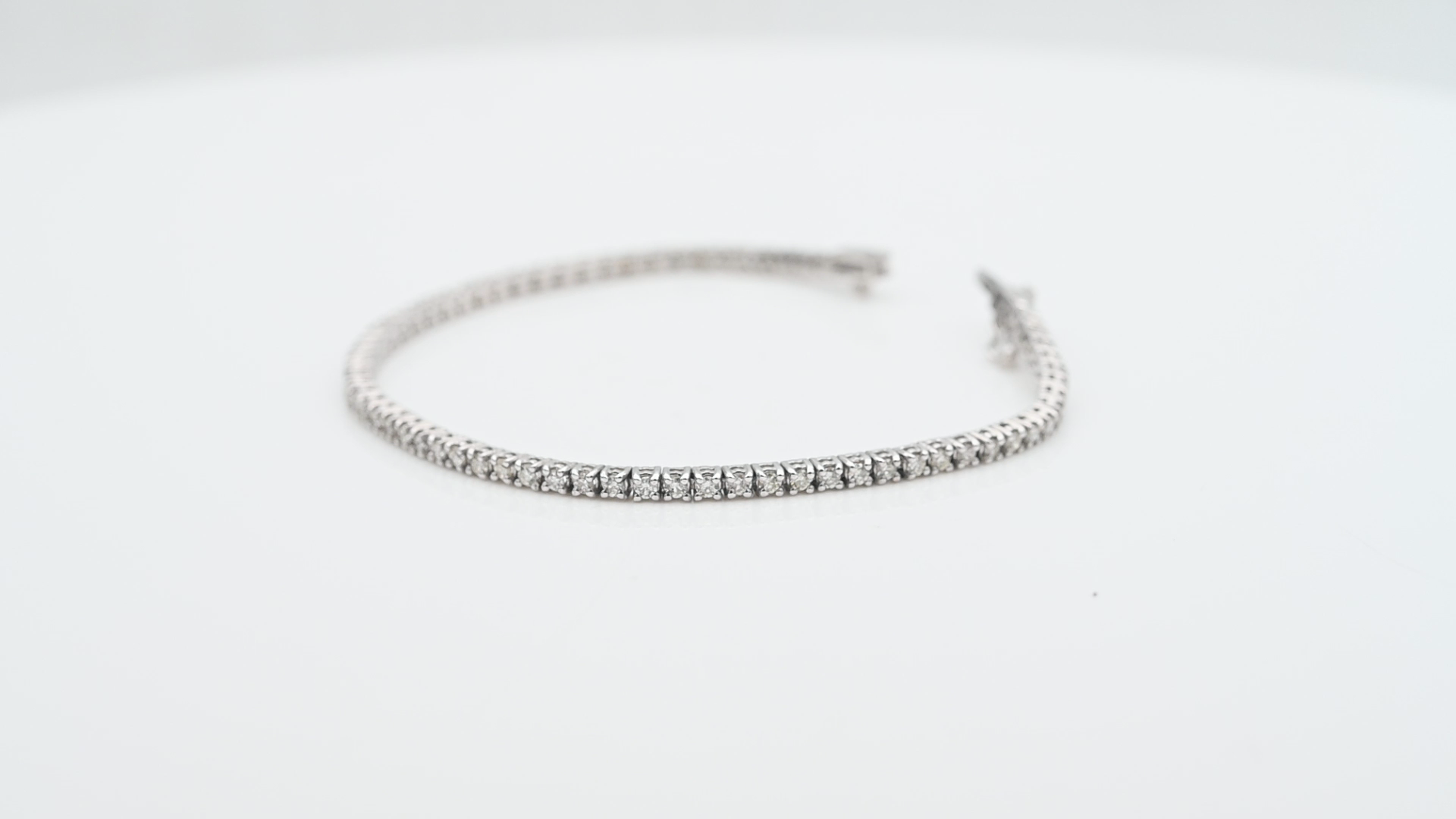 צמיד טניס משובץ יהלומים - מק"ט 14930, זהב 18K