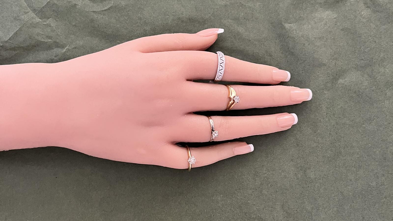 טבעת וינטג' משובצת יהלום בשיבוץ גבוה - מק"ט 33879, זהב 10K