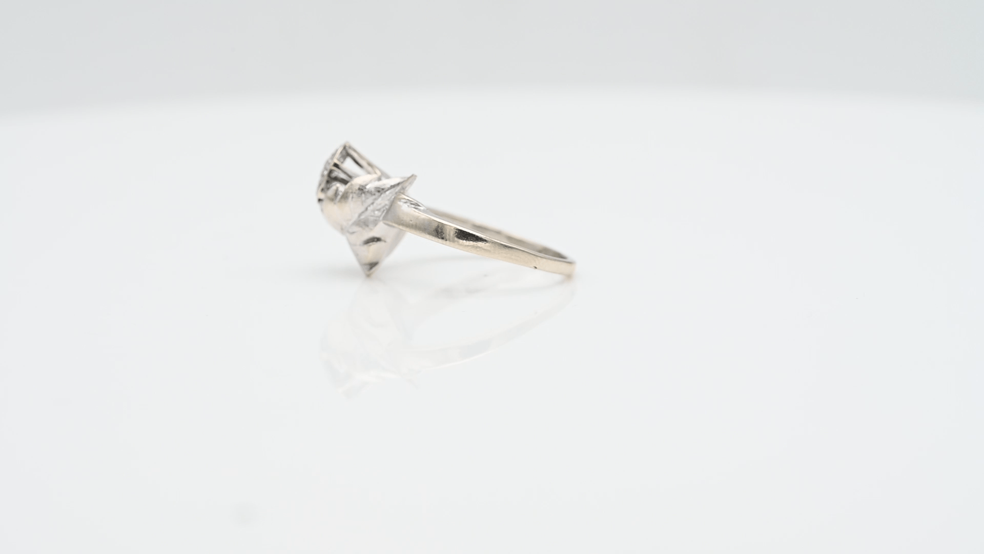 טבעת וינטאג משובצת יהלומים, זהב 9-14K - מק"ט 30767