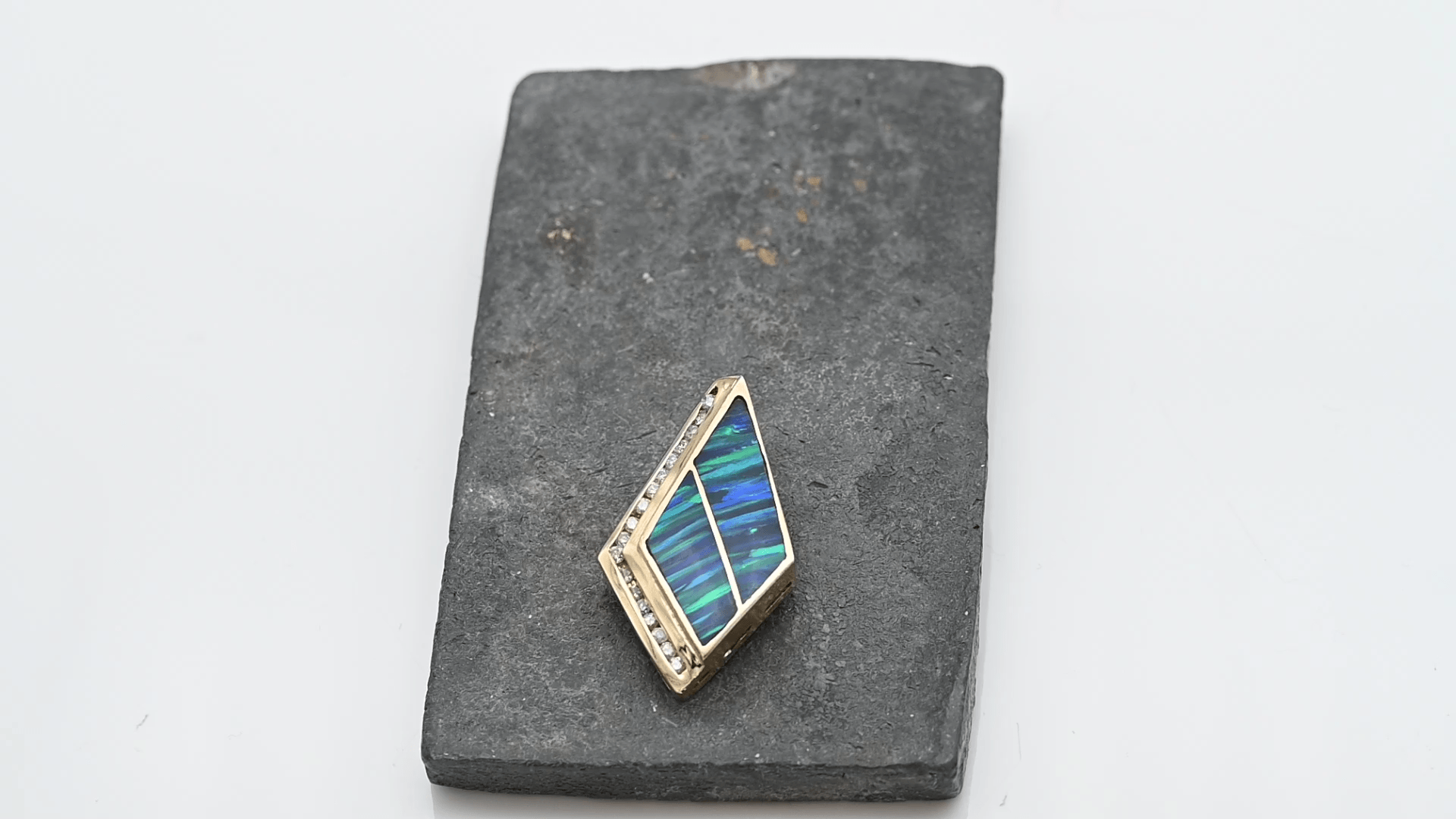 תליון וינטאג משובץ אופל ויהלומים, זהב 14K, תליון לא כולל שרשרת - מק"ט 31281