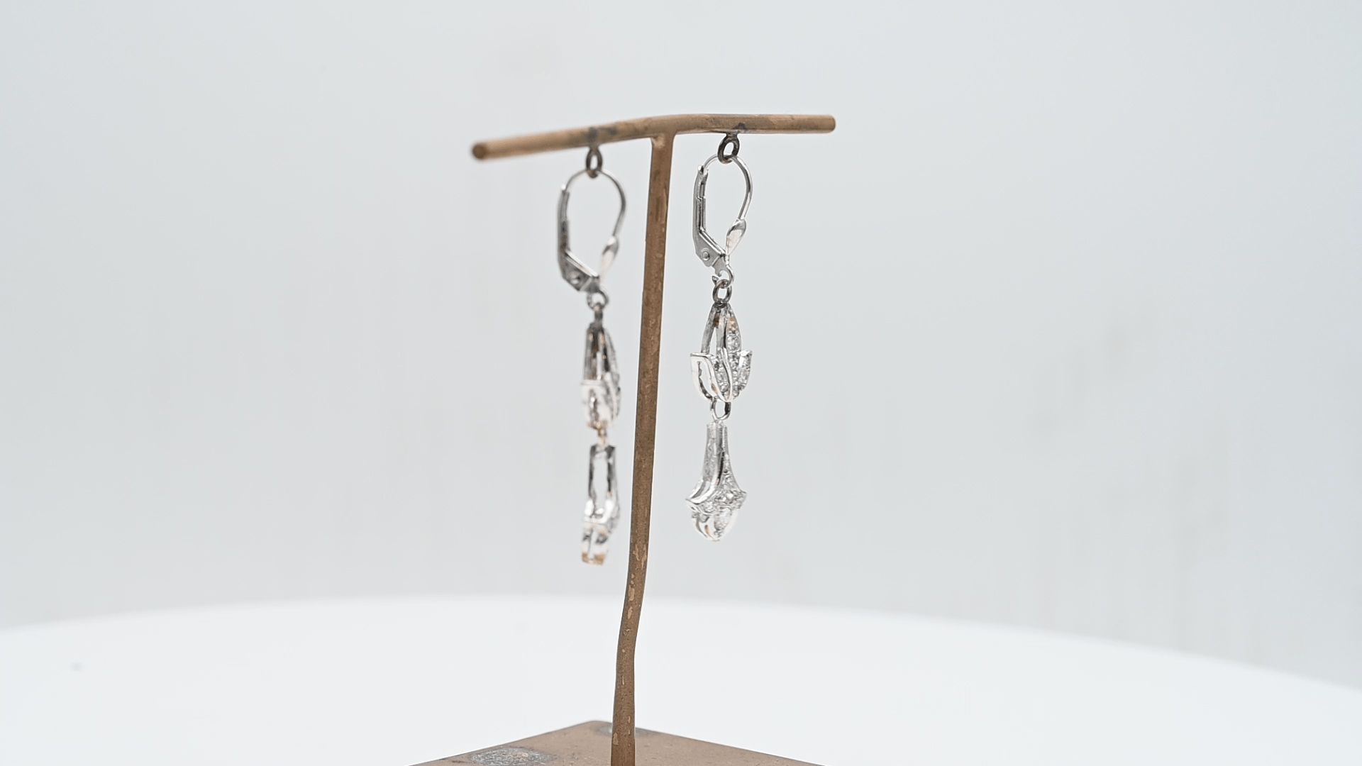 עגילי וינטאג תלויים משובצים יהלומים, זהב 9-14K - מק"ט 31817