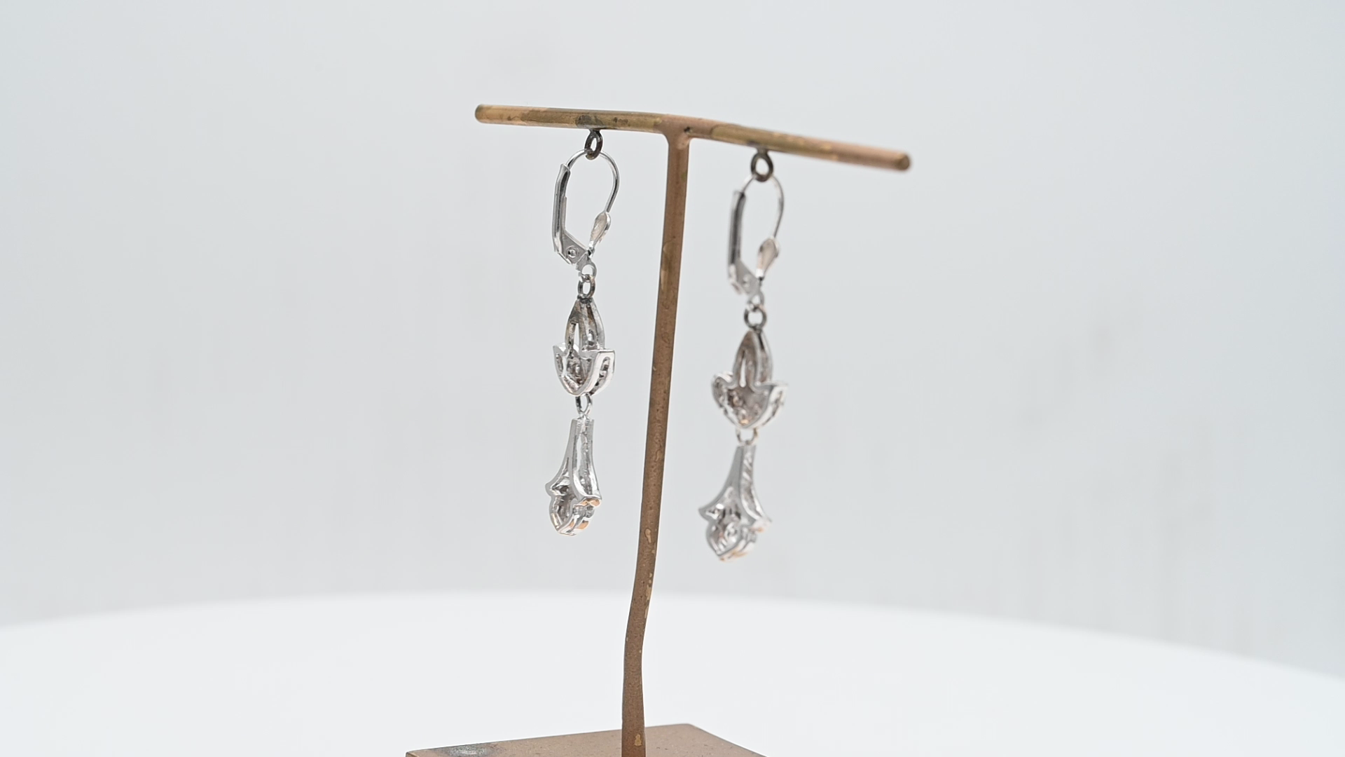 עגילי וינטאג תלויים משובצים יהלומים, זהב 9-14K - מק"ט 31817