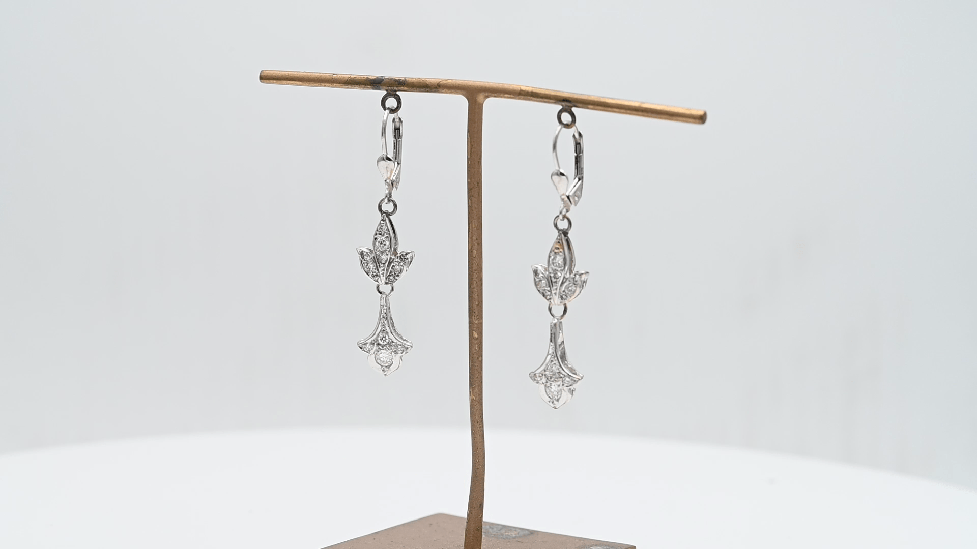 עגילי וינטאג תלויים משובצים יהלומים, זהב 9-14K - מק"ט 31817