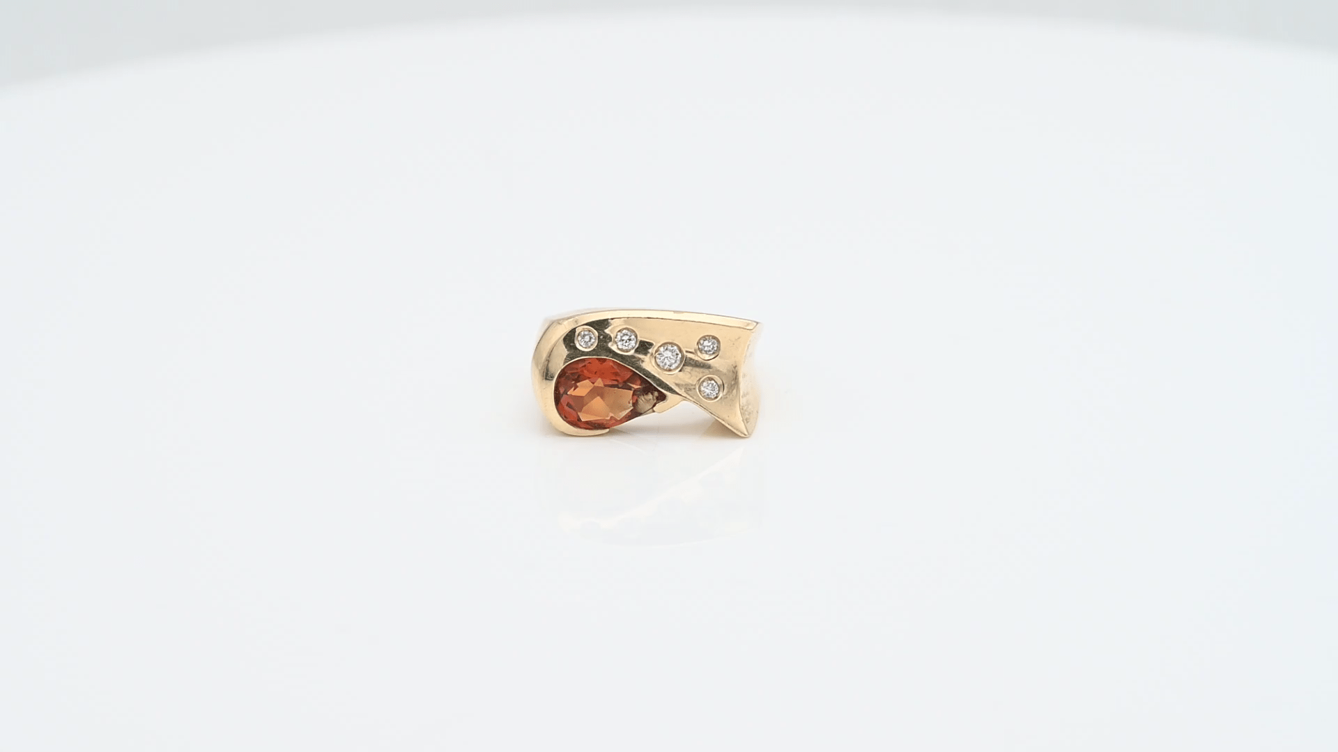 טבעת וינטאג משובצת ציטרין (שבר קל באבן) ויהלומים, זהב 14K - מק"ט 31855