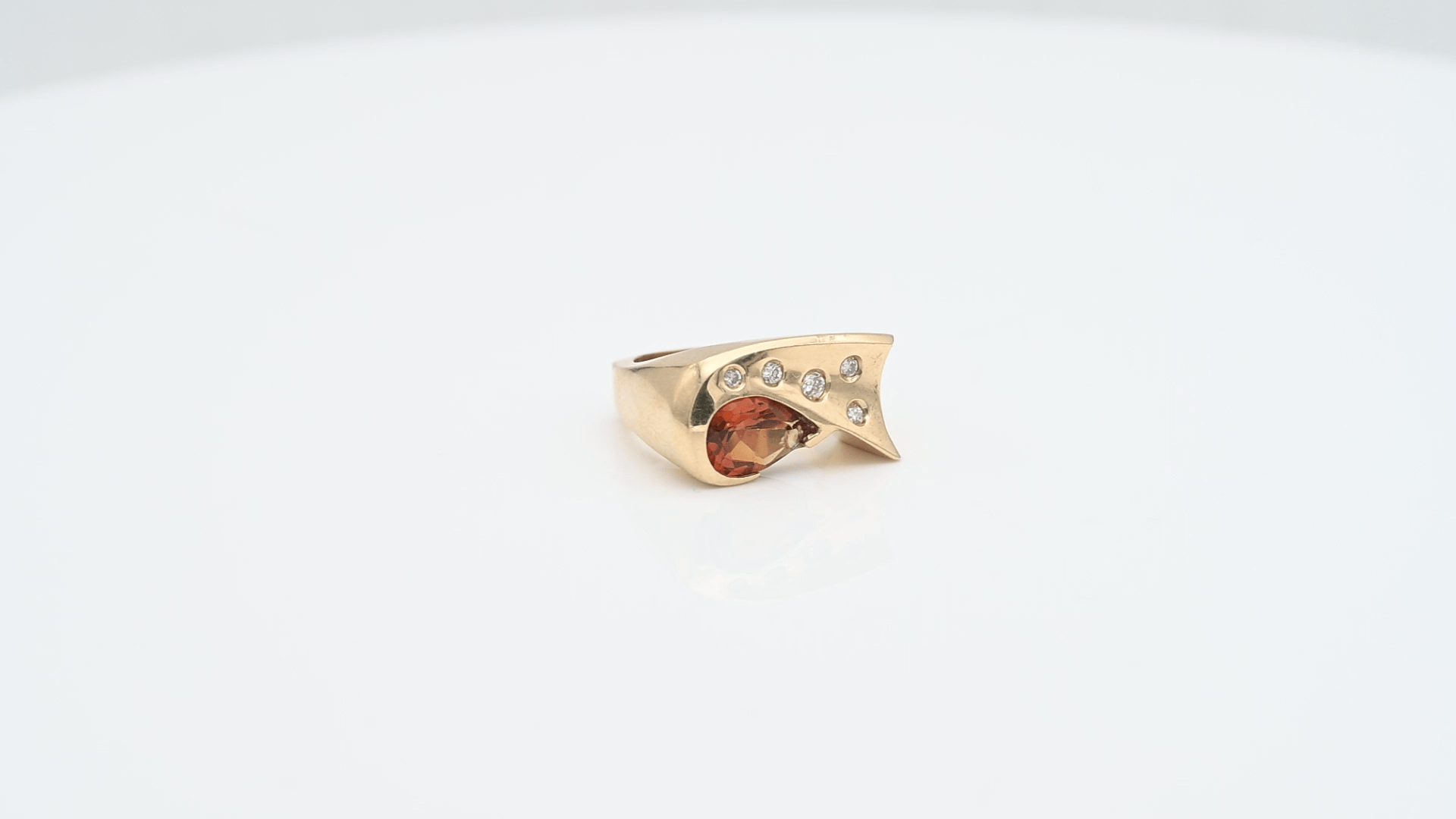 טבעת וינטאג משובצת ציטרין (שבר קל באבן) ויהלומים, זהב 14K - מק"ט 31855