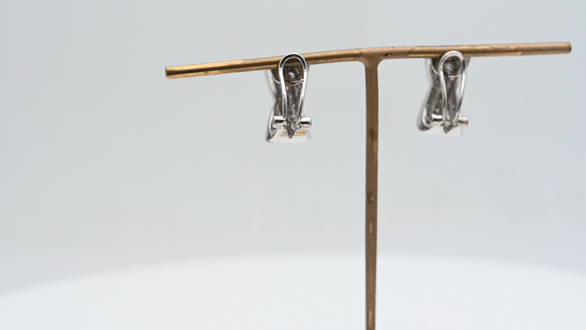 עגילי וינטאג בצורת X משובצים יהלומים, זהב 14K - מק"ט 32183