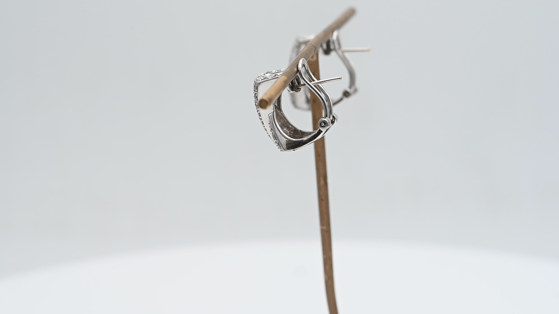 עגילי וינטאג בצורת X משובצים יהלומים, זהב 14K - מק"ט 32183