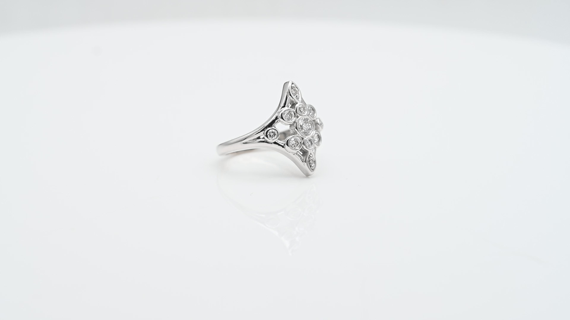 טבעת וינטאג משובצת יהלומים, זהב 14K - מק"ט 32236