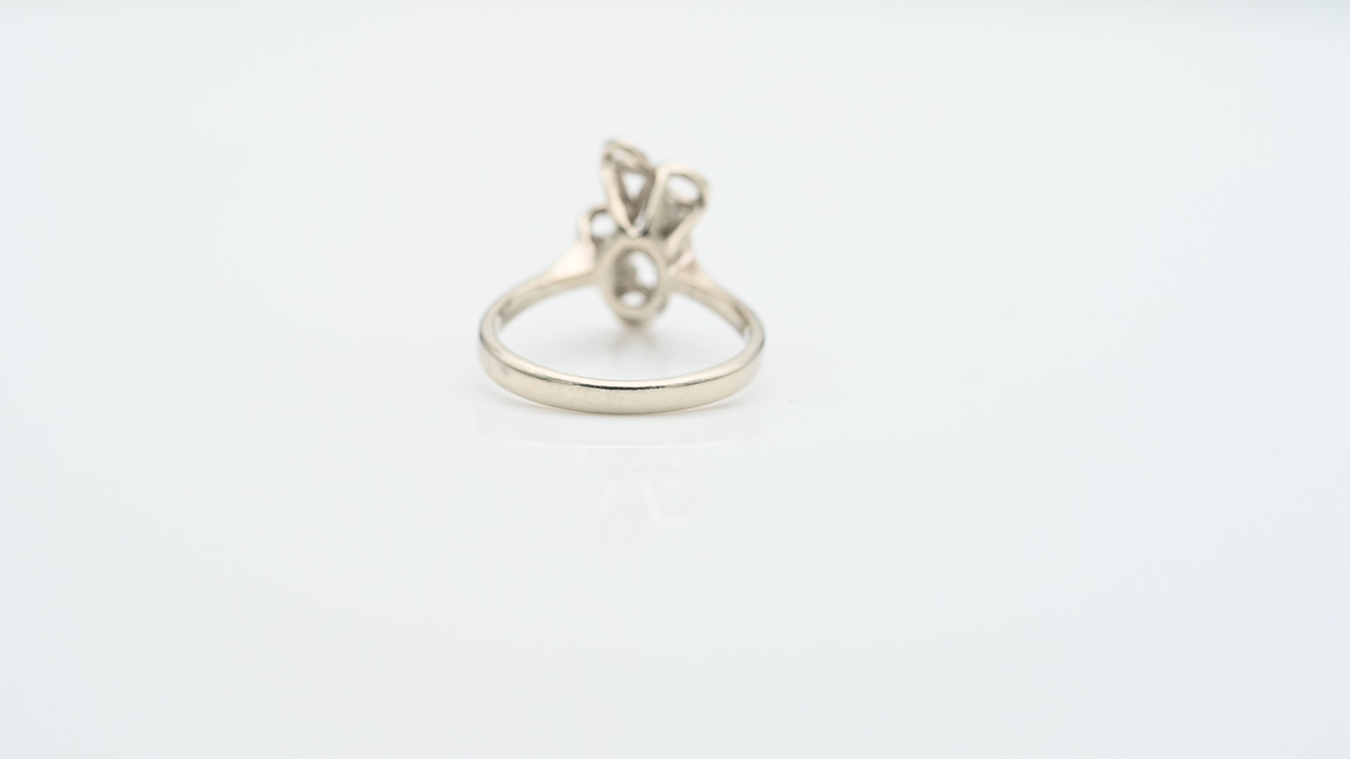 טבעת וינטג' אינפיניטי משובצת יהלומים - מק"ט 32723, זהב 9-14K