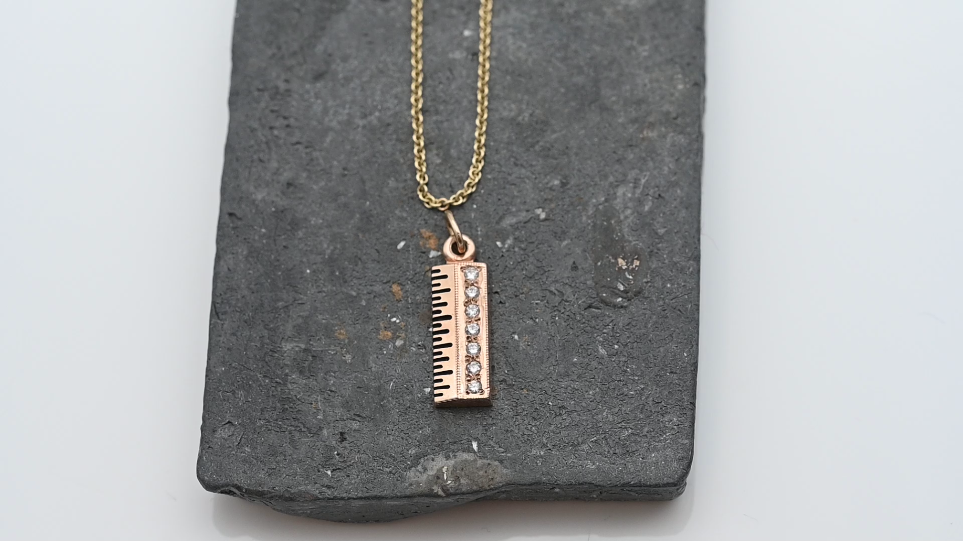 תליון פסנתר משובץ יהלומים - ללא שרשרת - מק"ט 32897, זהב 10K