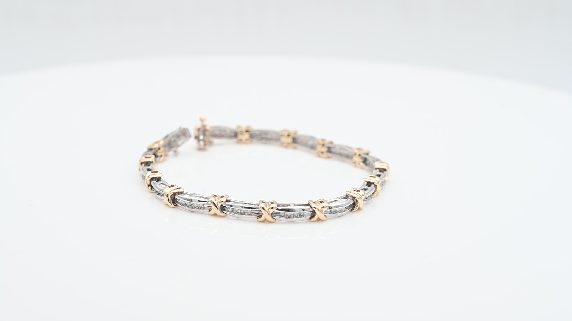 צמיד וינטג' איקסים משובץ יהלומים - מק"ט 32986, זהב 10K