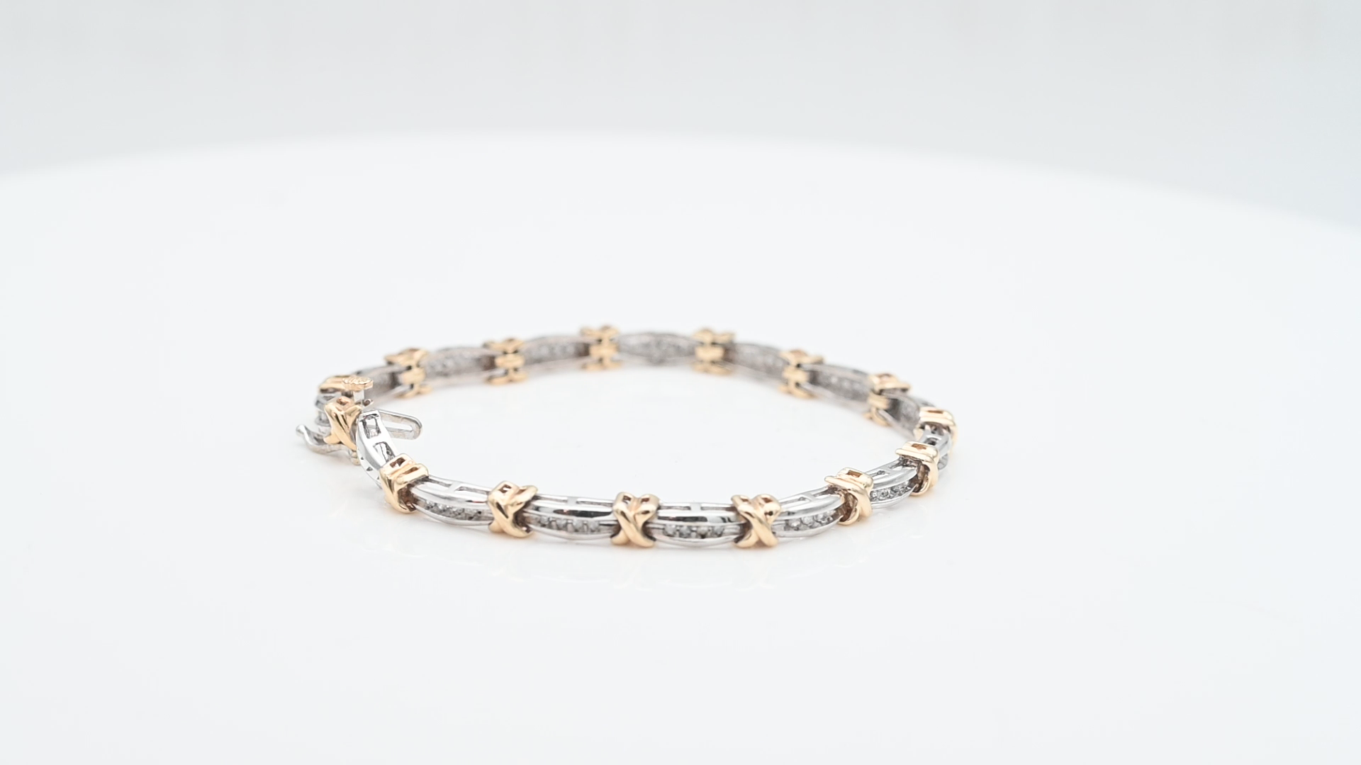 צמיד וינטג' איקסים משובץ יהלומים - מק"ט 32986, זהב 10K