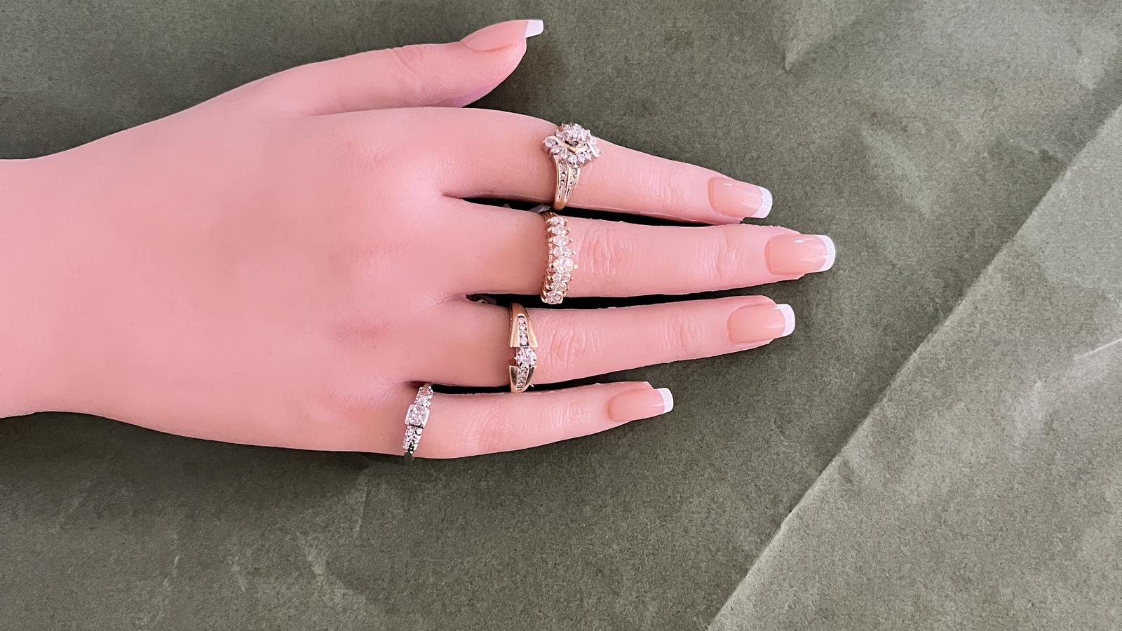 טבעת וינטג' משובצת יהלומים - מק"ט 33090, זהב 9-14K