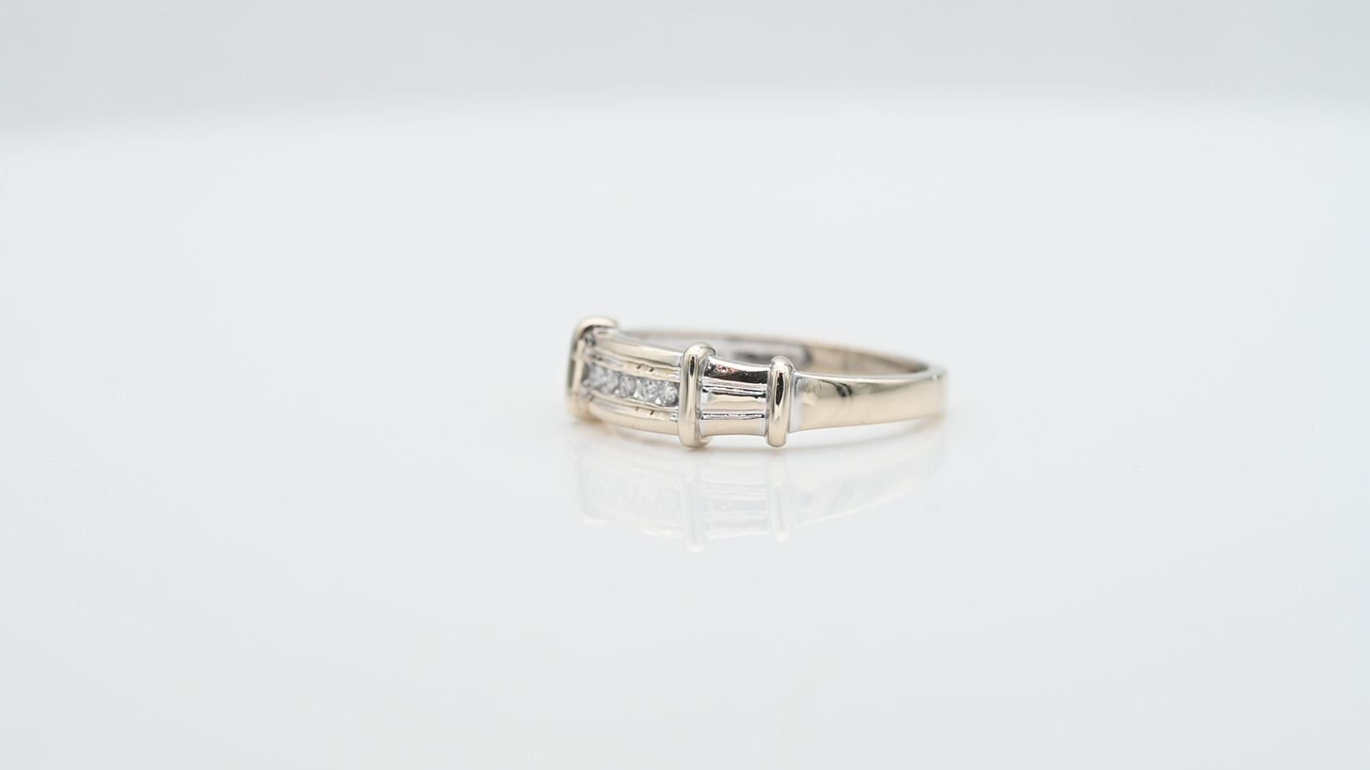 טבעת וינטג' משובצת יהלומים - מק"ט 33092, זהב 14K