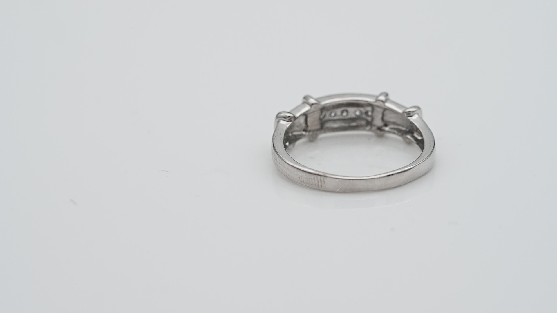 טבעת וינטג' משובצת יהלומים - מק"ט 33092, זהב 14K