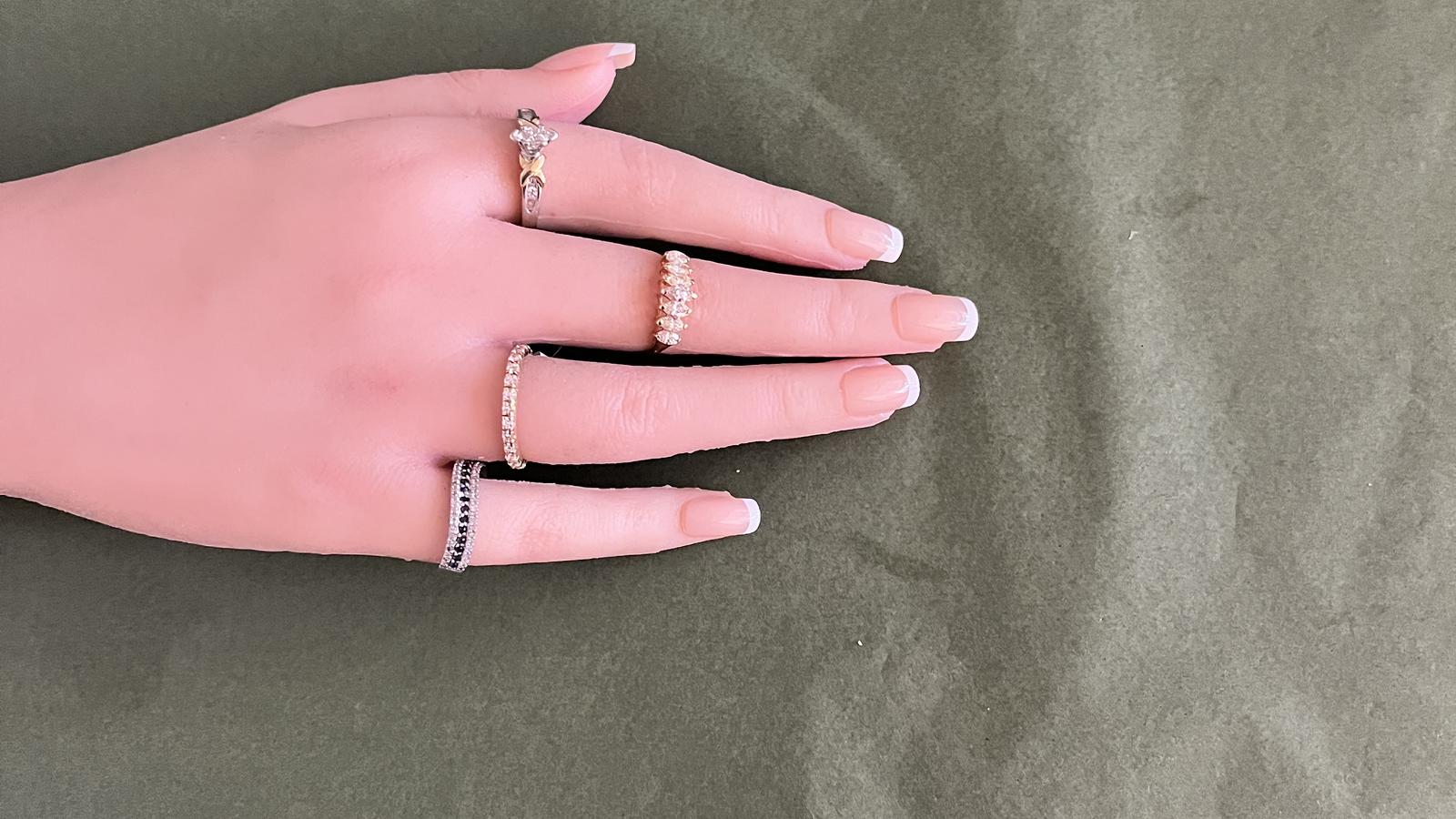 טבעת וינטג' משובצת יהלומים בחיתוך באגט, משולש ועגול - מק"ט 33093, זהב 14K