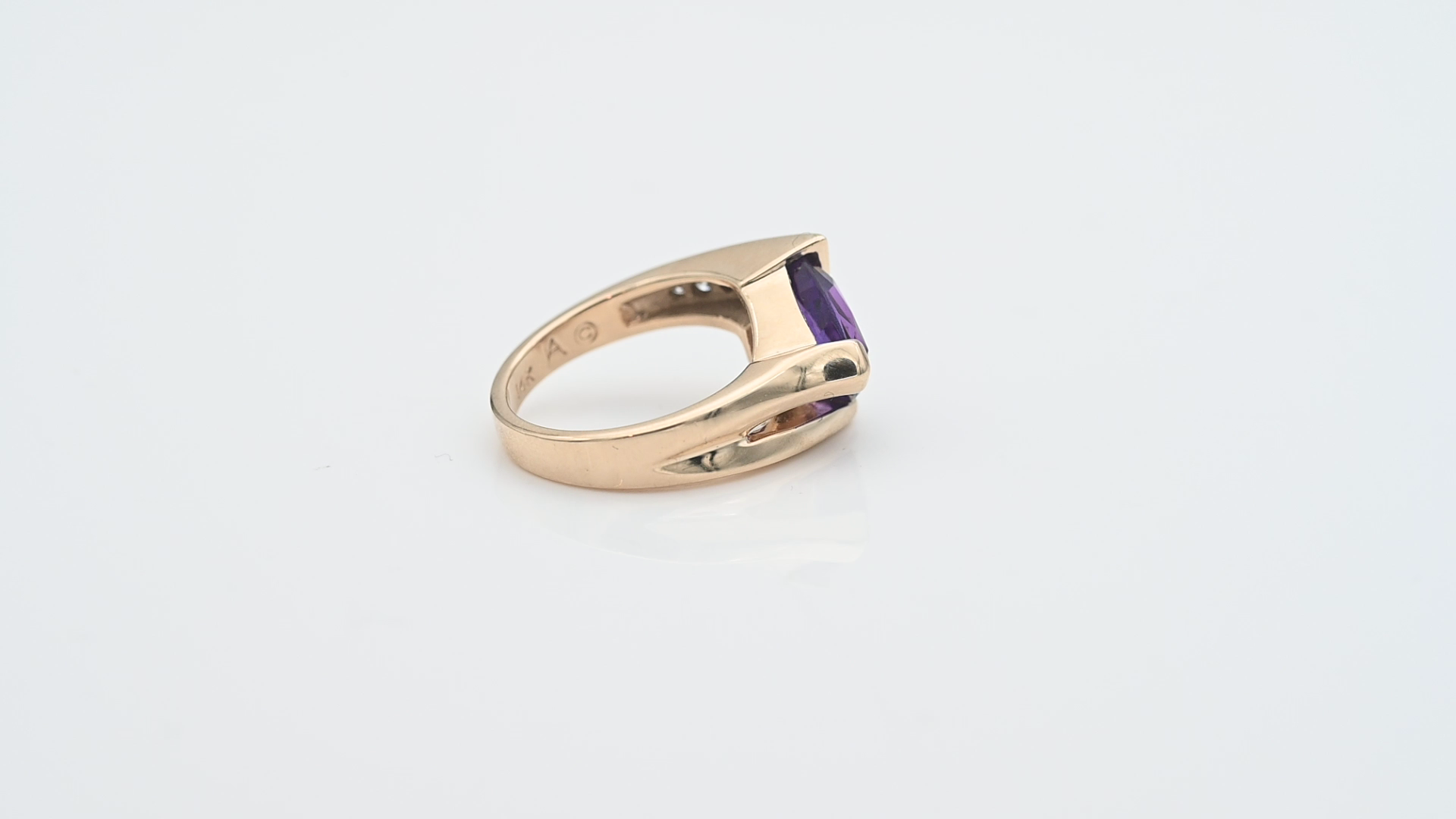 טבעת וינטג' משובצת אמטיסט ויהלומים - מק"ט 33199, זהב 14K