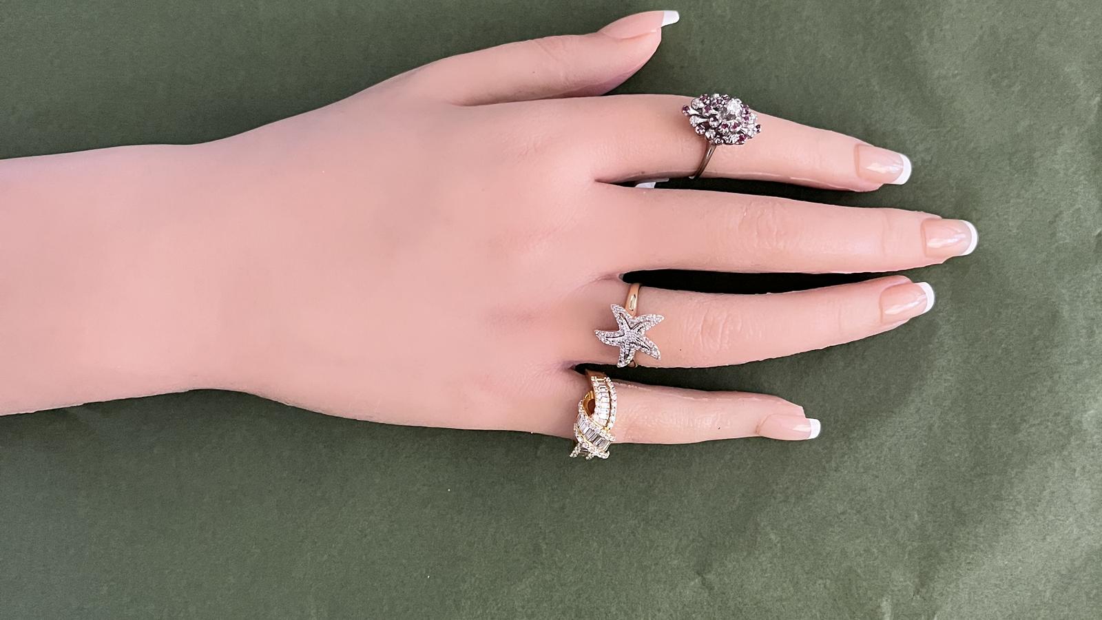 טבעת וינטג' בצורת מרקיזה משובצת אבני רובי ויהלומים - מק"ט 33238, זהב 9(14)K