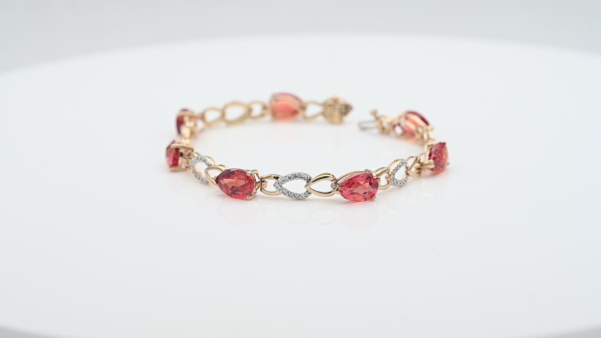 צמיד וינטג' משובץ אבנים בגוון כתום בחיתוך טיפה ויהלומים - מק"ט 33398, זהב 10K