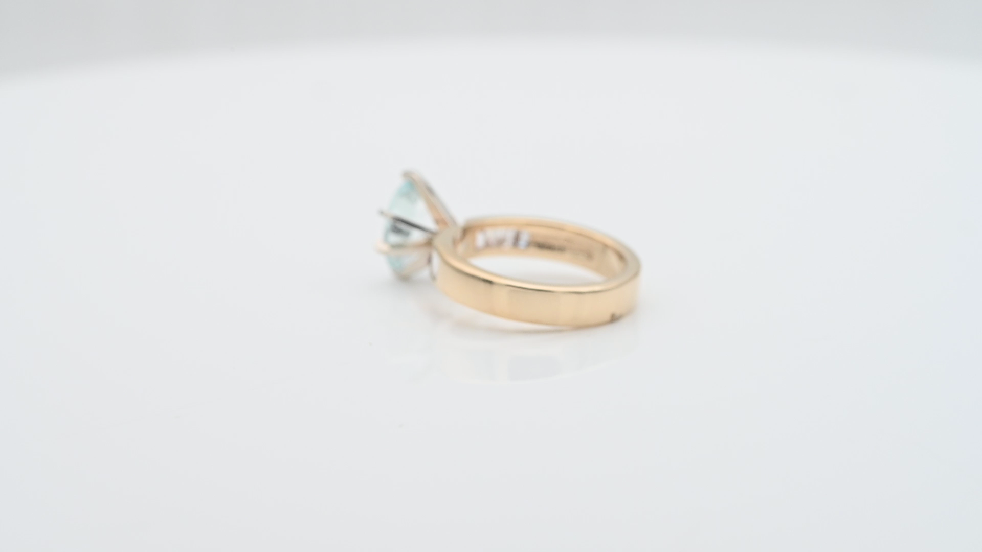 טבעת וינטג' משובצת אקווה מרין ויהלומים בחיתוך בגט - מק"ט 33446, זהב 14K