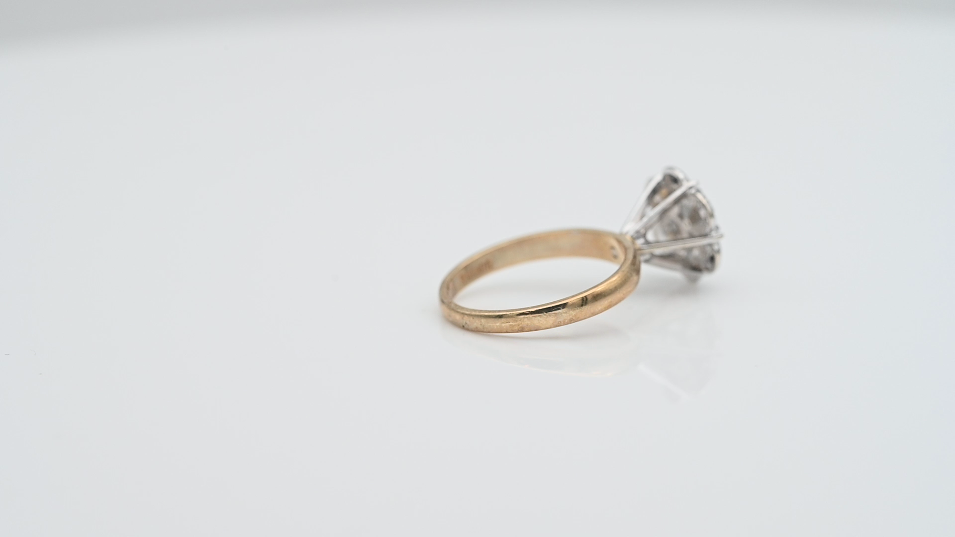 טבעת וינטאג פרח בשיבוץ גבוה משובץ יהלום - מק"ט 33824, זהב 10K