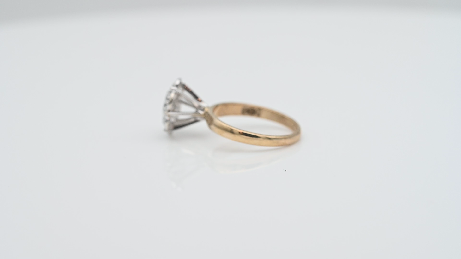 טבעת וינטאג פרח בשיבוץ גבוה משובץ יהלום - מק"ט 33824, זהב 10K