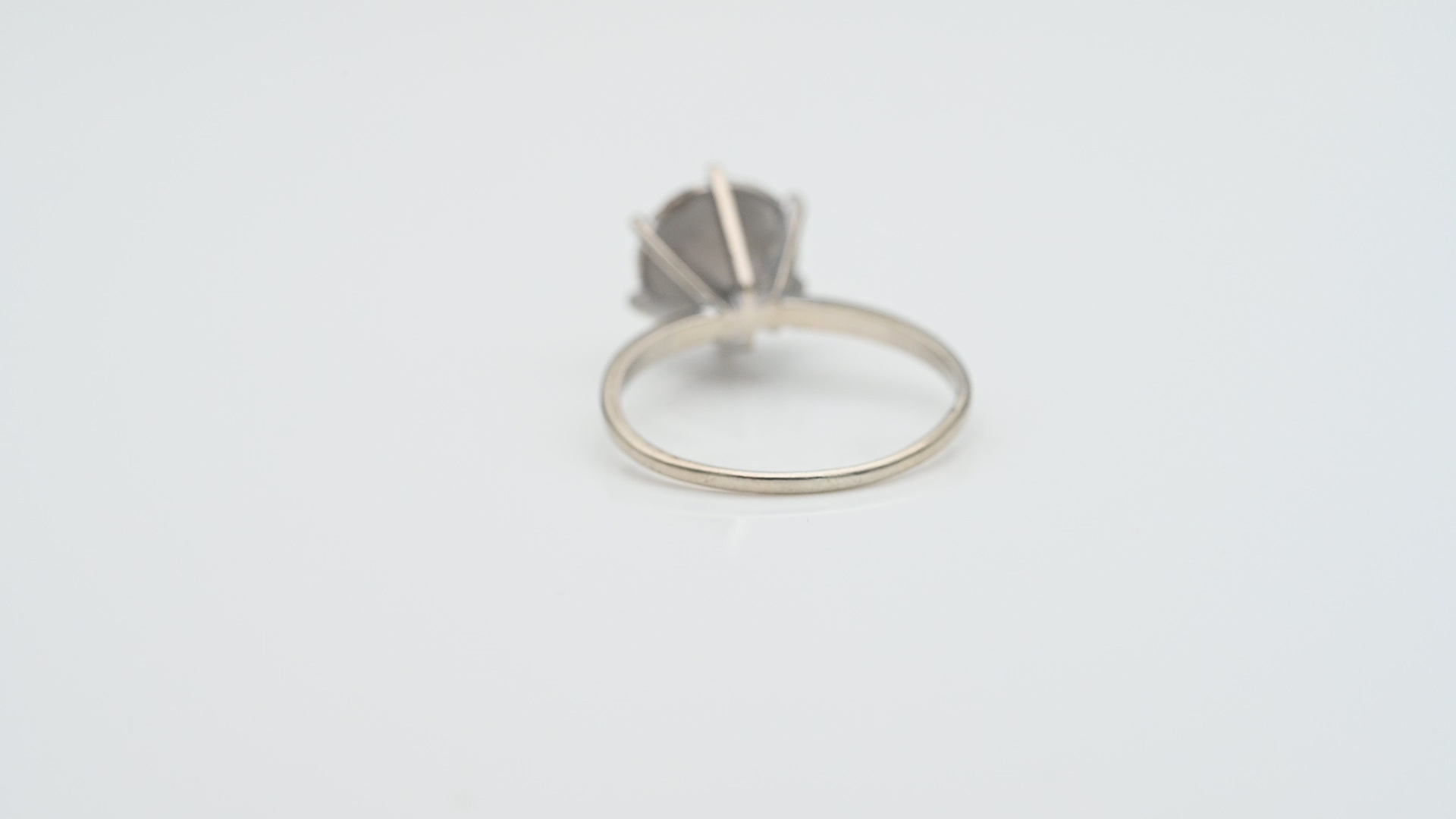 טבעת וינטאג פרח בשיבוץ גבוה משובצת יהלומים - מק"ט 33832, זהב 10K