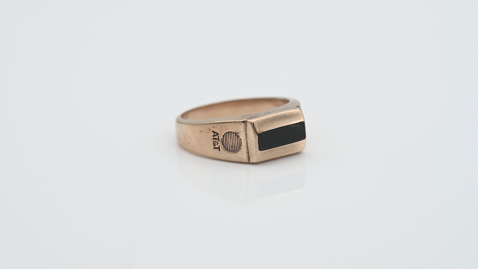 טבעת וינטג' חותם משובצת אוניקס - מק"ט 33883, זהב 10K