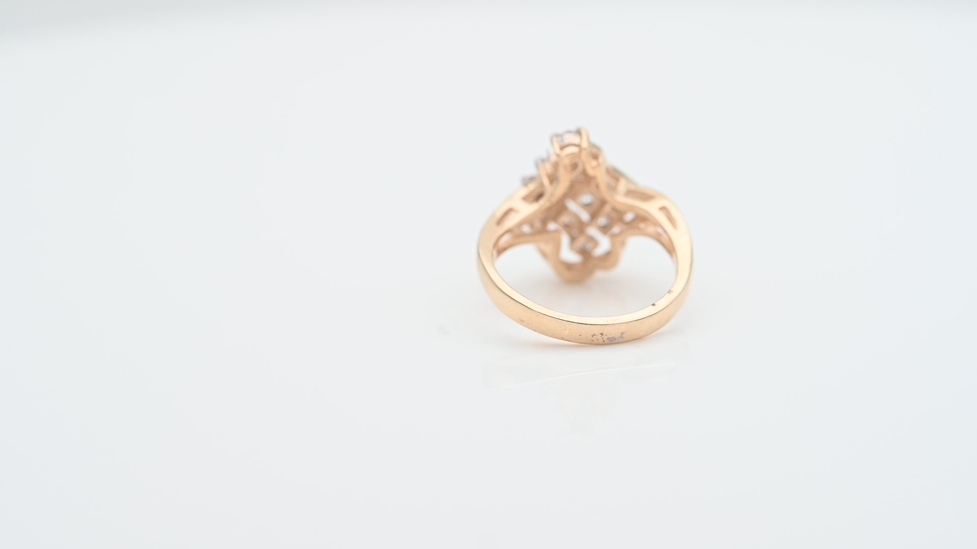 טבעת וינטג' משובצת יהלומים - מק"ט 34034, זהב 14K