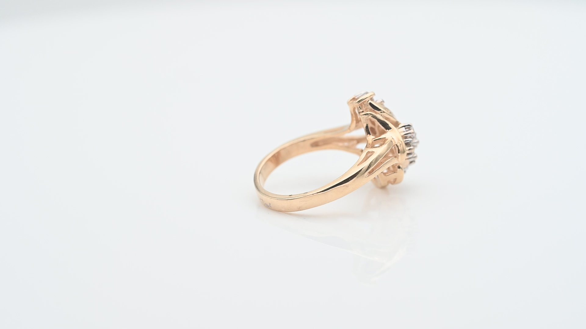 טבעת וינטג' משובצת יהלומים - מק"ט 34034, זהב 14K