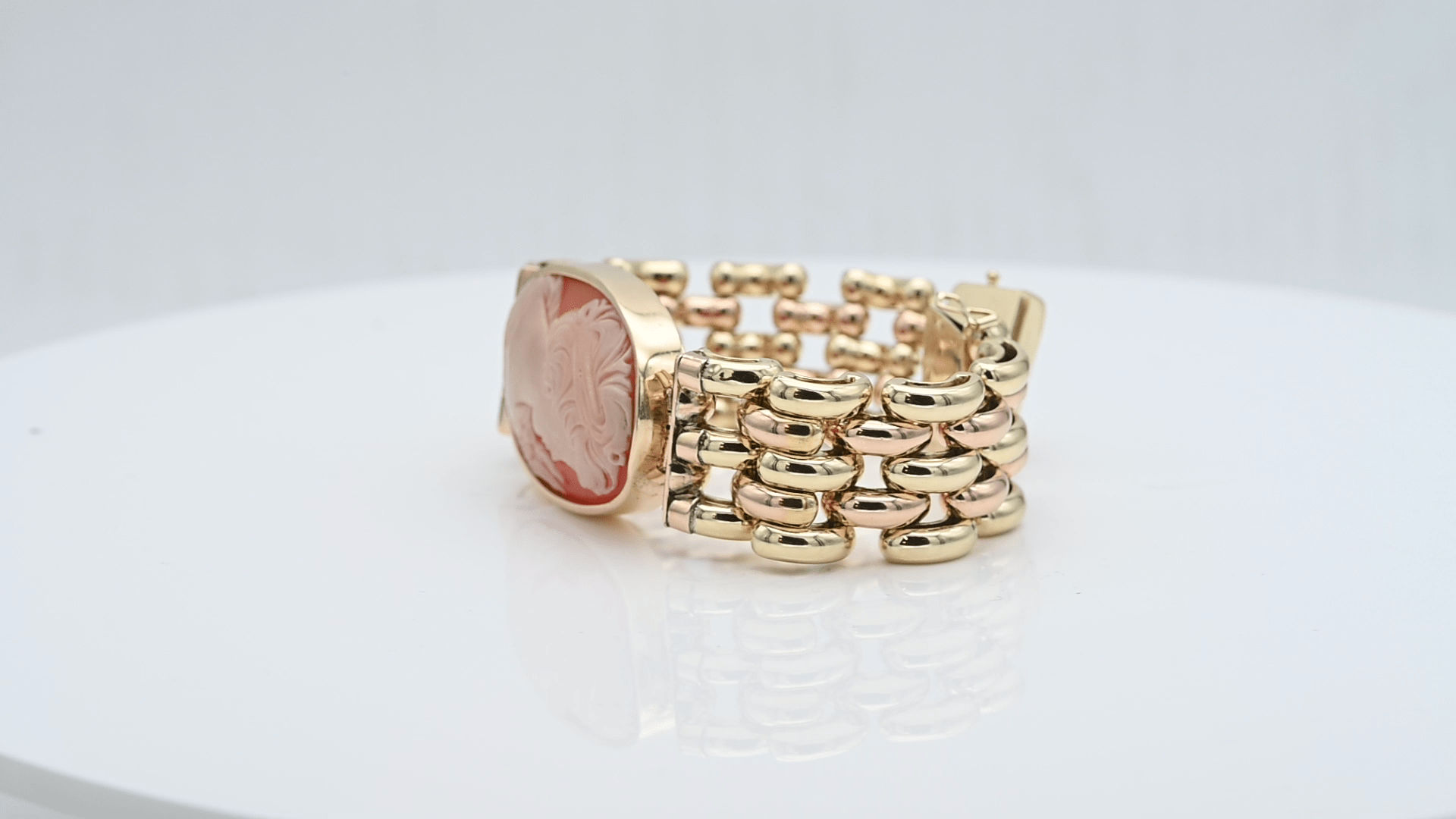 צמיד וינטאג עם קמאו במרכז, זהב 14K - מק"ט 50122