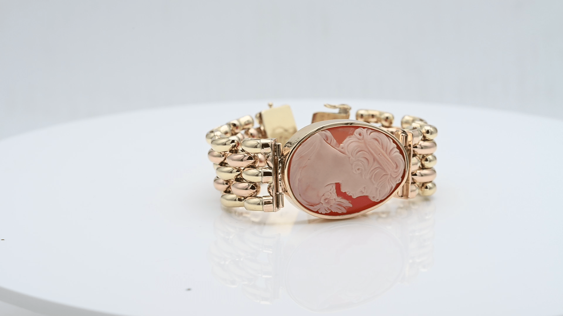 צמיד וינטאג עם קמאו במרכז, זהב 14K - מק"ט 50122