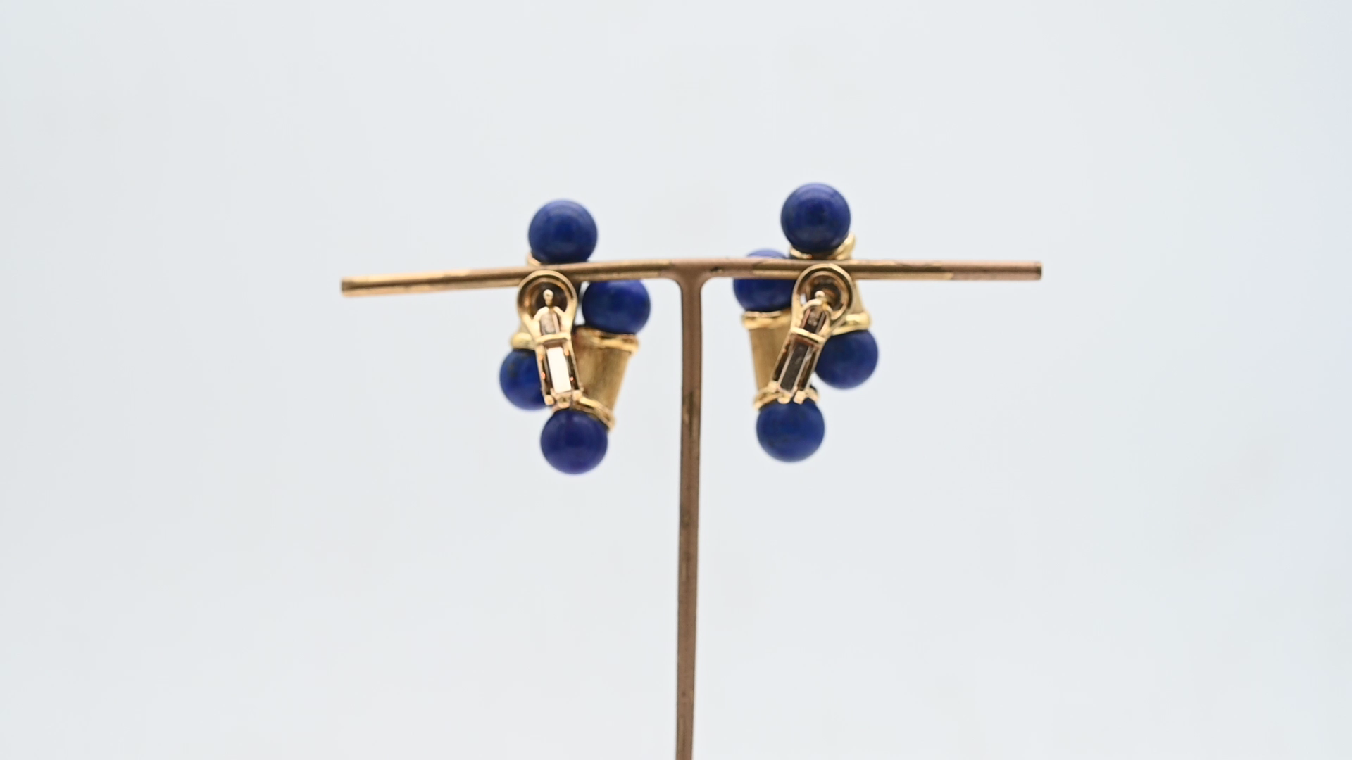 עגילי וינטאג משובצים אבני לאפיס כדוריות, זהב 18K - מק"ט 50504